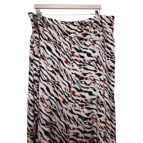 Torrid Pull-On Super Wide Leg Streaky Satin High-Rise Pant Size 4 Or 4X Short - Picture 3 of 8